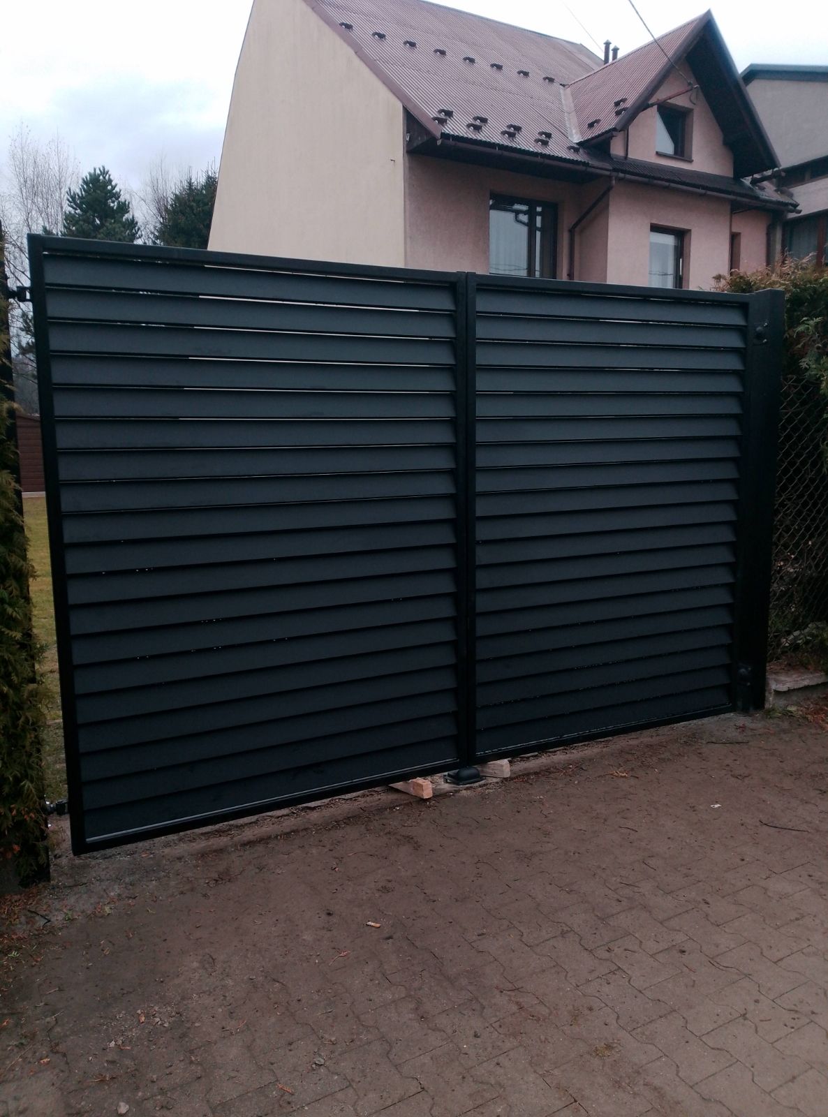 Brama i ogrodzenia żaluzjowe